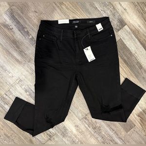 NWT Judy Blue mid-rise slim